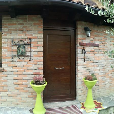 Il Castagneto Bed & Breakfast Camerino Exterior photo